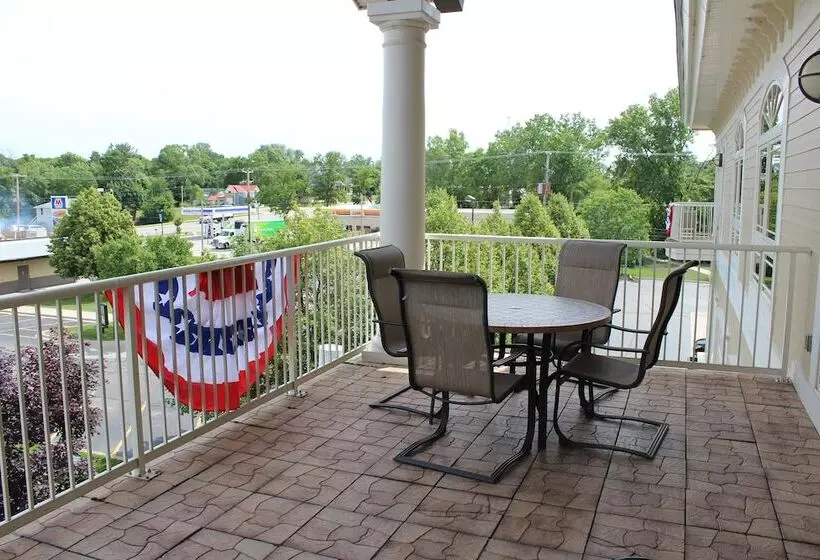 Riverwalk Place Resort & Spa