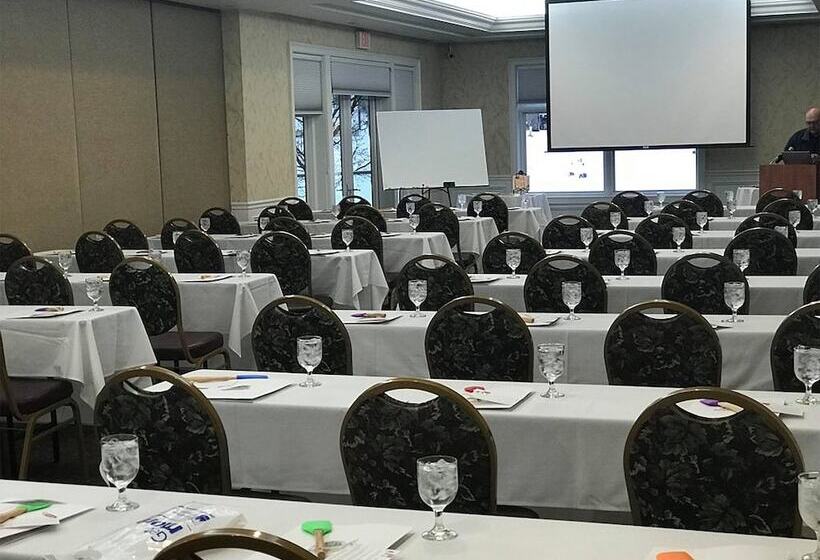 Riverwalk Place Resort & Spa