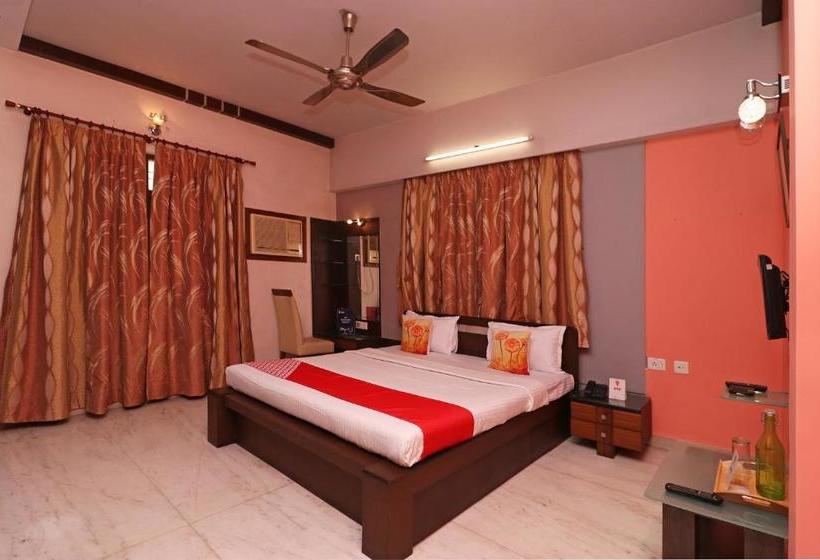 ホテル Rishta Inn By Oyo Rooms