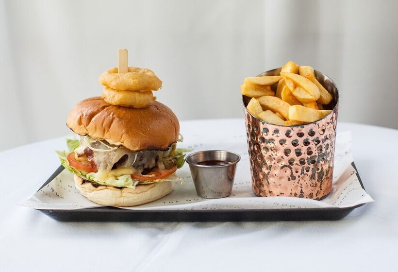 ホテル Crown Lodge