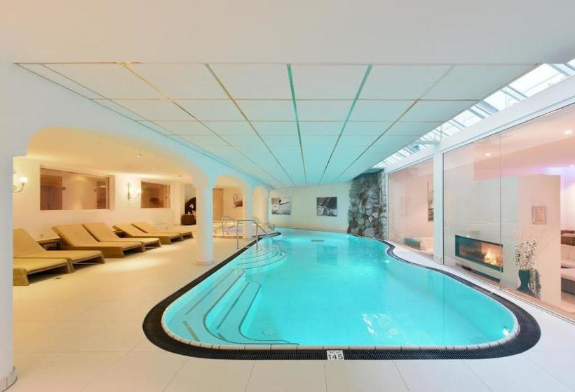 Отель Mountains