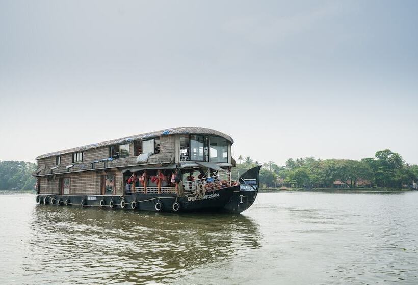 בית מלון כפרי Oyo 23482 Sht Symphony Premium Sharing Houseboat