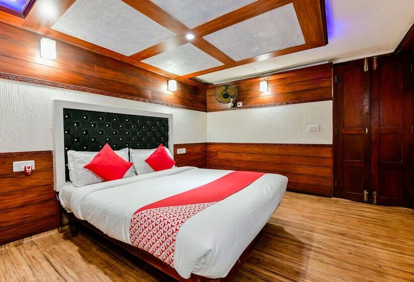 בית מלון כפרי Oyo 23482 Sht Symphony Premium Sharing Houseboat