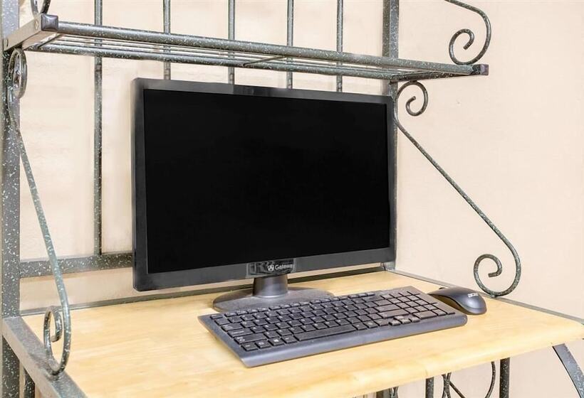 Boarders Inn & Suites By Cobblestone Hotels Waterloo Cedar Falls