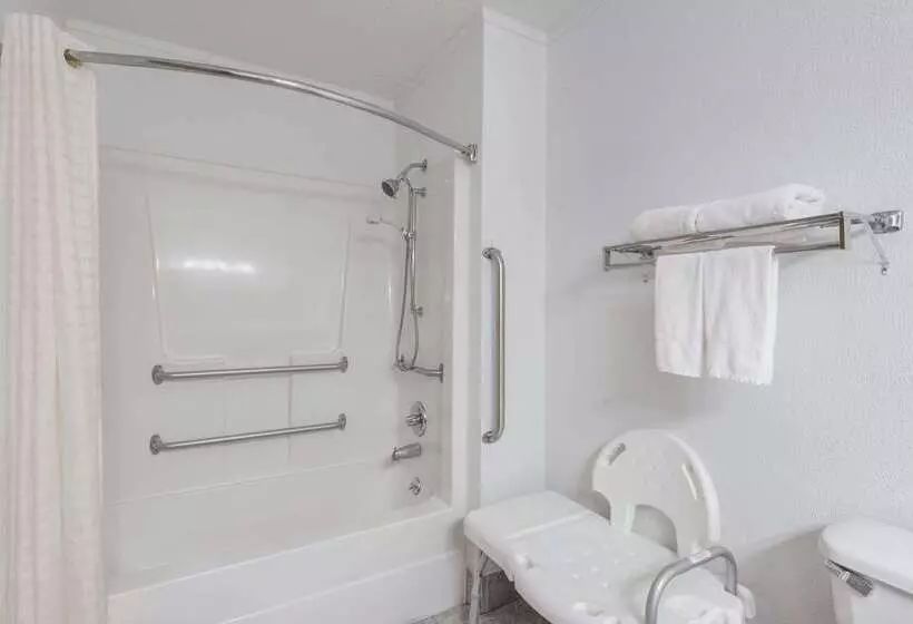 בית מלון כפרי Super 8 By Wyndham Bridgeport/clarksburg Area