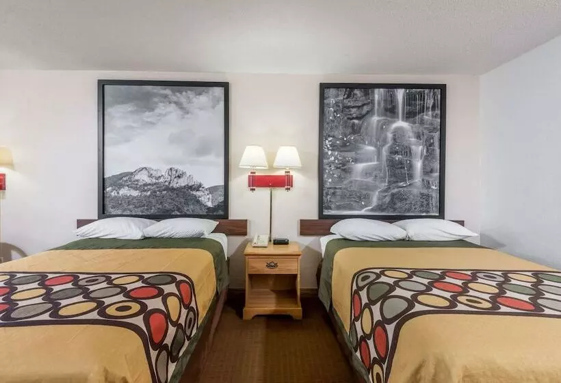 בית מלון כפרי Super 8 By Wyndham Bridgeport/clarksburg Area