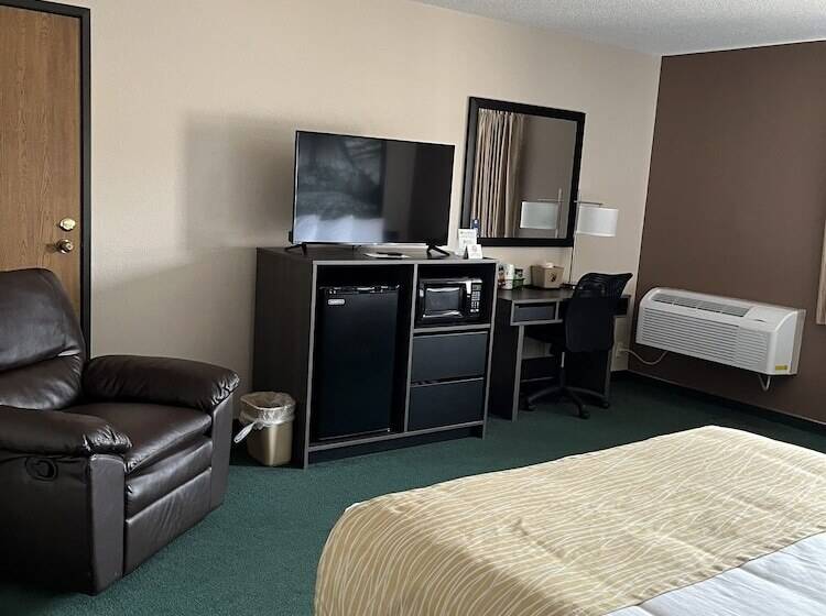 فندق Super 8 By Wyndham Sturgis