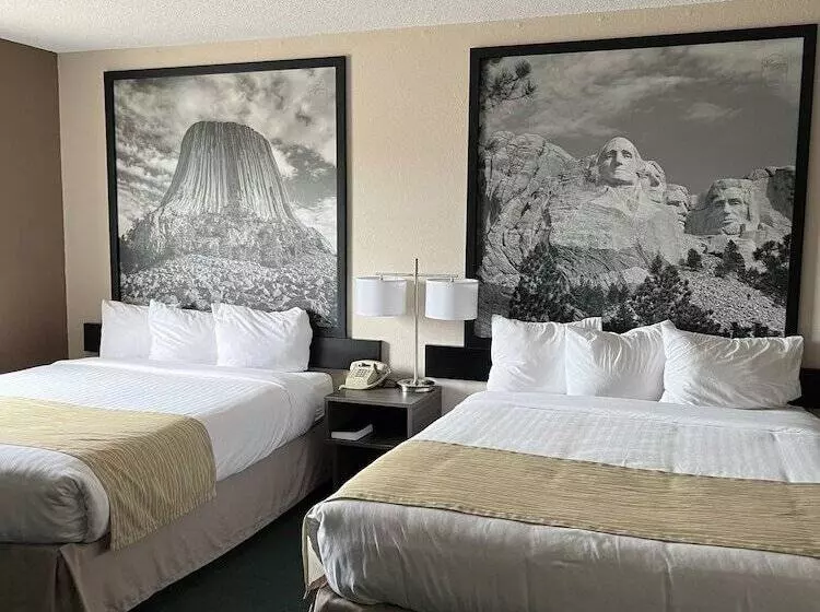 Отель Super 8 By Wyndham Sturgis