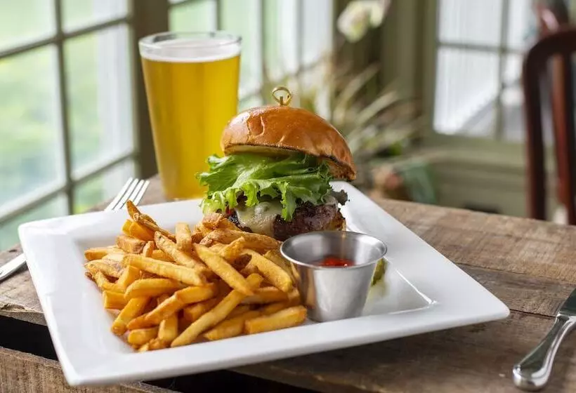 호텔 Swift House Inn