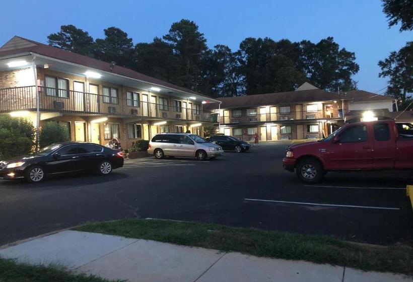 Motel Inn Between The Hedges