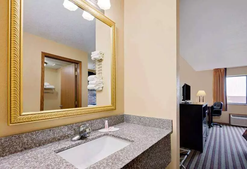 모텔 Super 8 By Wyndham Iowa Falls