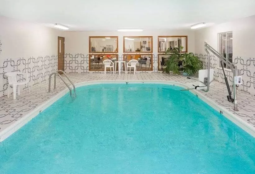 モーテル Super 8 By Wyndham Pekin/peoria Area