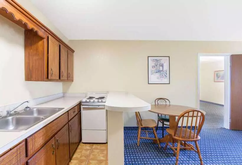 모텔 Super 8 By Wyndham Sallisaw