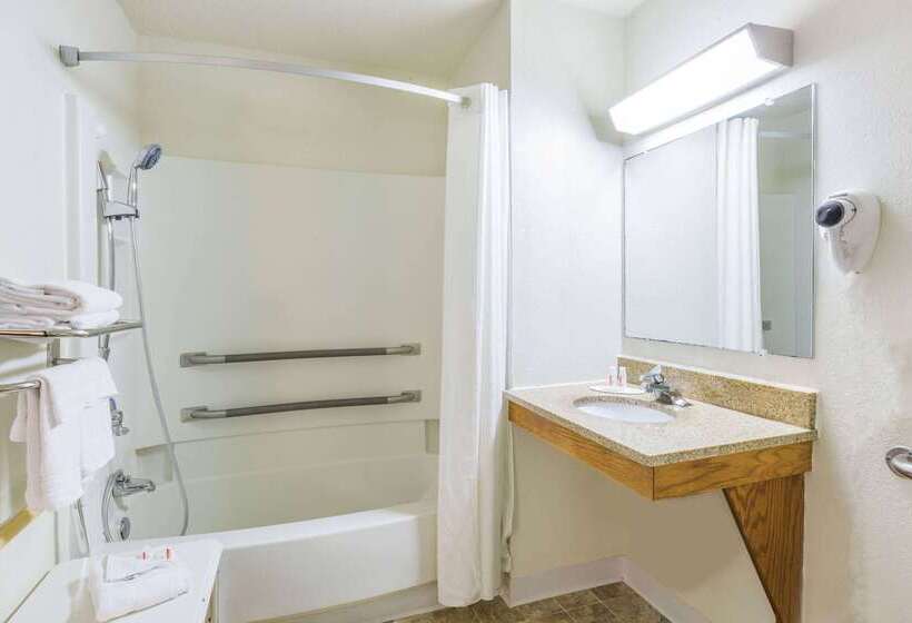 Мотель Super 8 By Wyndham Stroudsburg