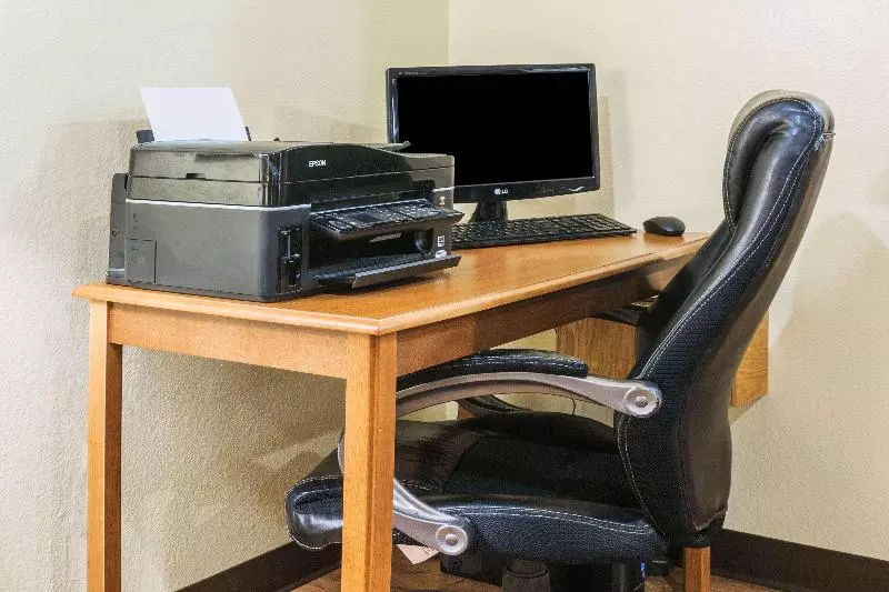 汽车旅馆 Super 8 By Wyndham Stroudsburg