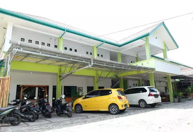 Retkeilymaja Esbe Hotel Syariah By Oyo Rooms