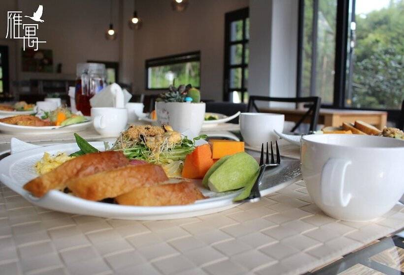 تختخواب و صبحانه Yanyu Resort