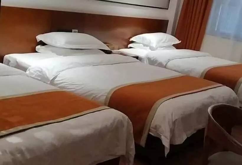 Hotelli Four Seasons Themed