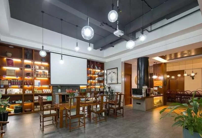 Hotelli Four Seasons Themed