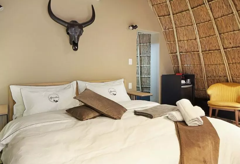 Hotelli Garden Retreat Guest House