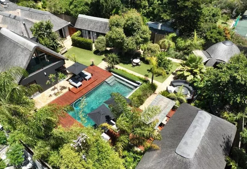 Hotelli Garden Retreat Guest House