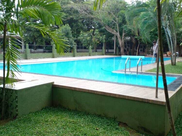 فندق Lavendish Country Resort