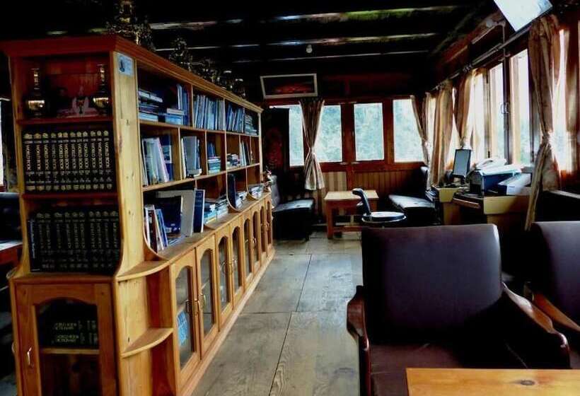 בית מלון כפרי Lukla Airport Resort, Lukla