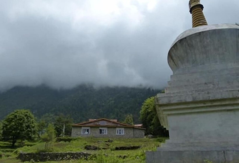 בית מלון כפרי Lukla Airport Resort, Lukla