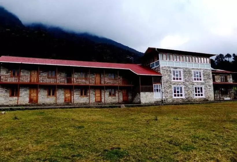 هتل Lukla Airport Resort, Lukla