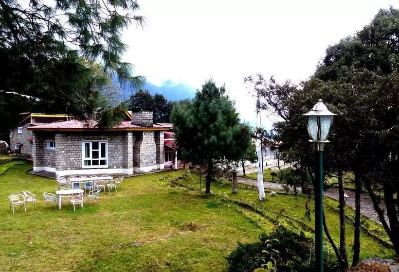 هتل Lukla Airport Resort, Lukla