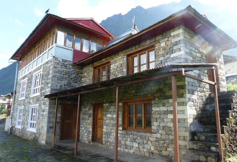 בית מלון כפרי Lukla Airport Resort, Lukla