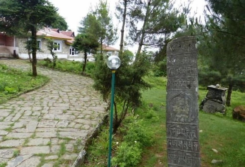 בית מלון כפרי Lukla Airport Resort, Lukla