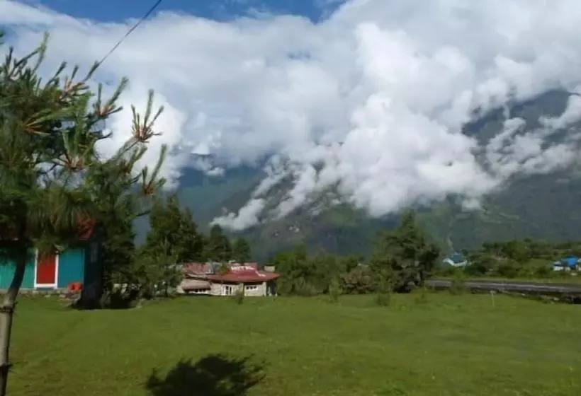 هتل Lukla Airport Resort, Lukla