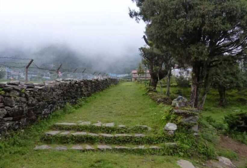בית מלון כפרי Lukla Airport Resort, Lukla