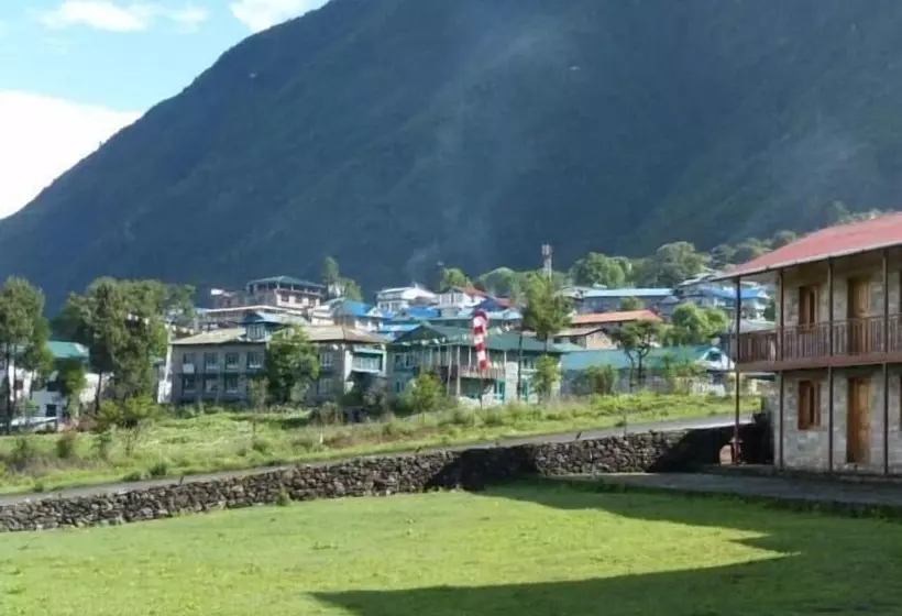 هتل Lukla Airport Resort, Lukla