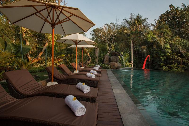 호텔 The Mudru Resort By Pramana Villas