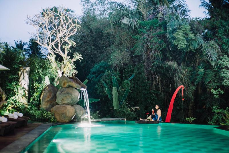 호텔 The Mudru Resort By Pramana Villas