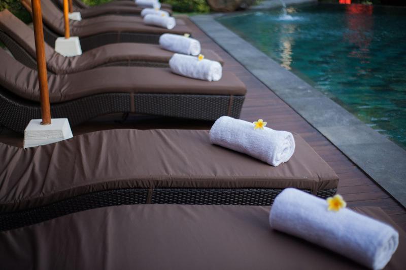 호텔 The Mudru Resort By Pramana Villas