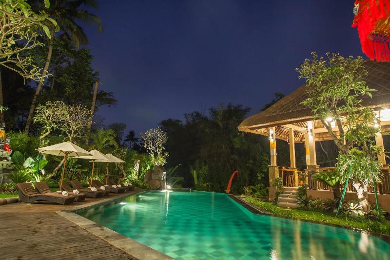 호텔 The Mudru Resort By Pramana Villas