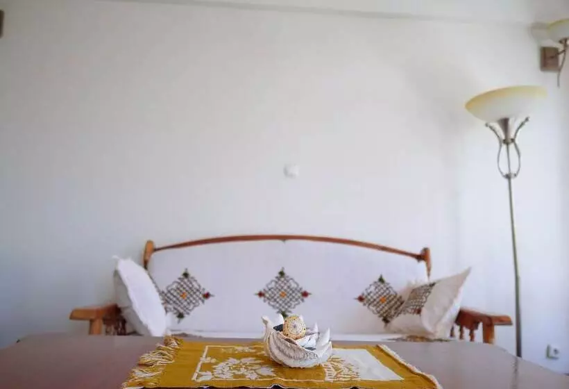پانسیون Brusali Guest House