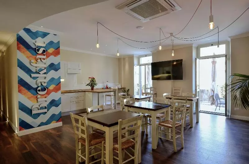 Majatalo 7 Bell S House