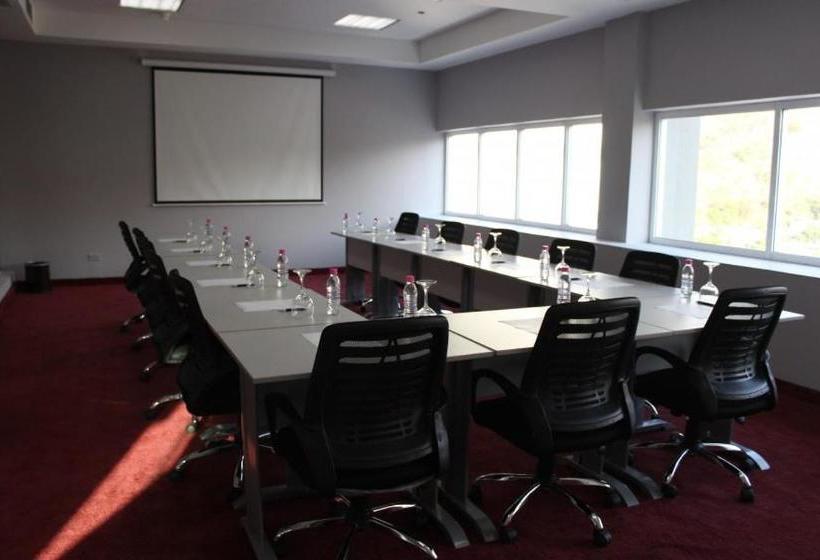 هتل Hesperia Maracay