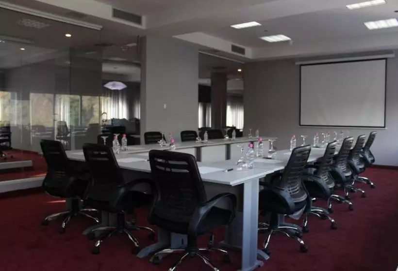 هتل Hesperia Maracay