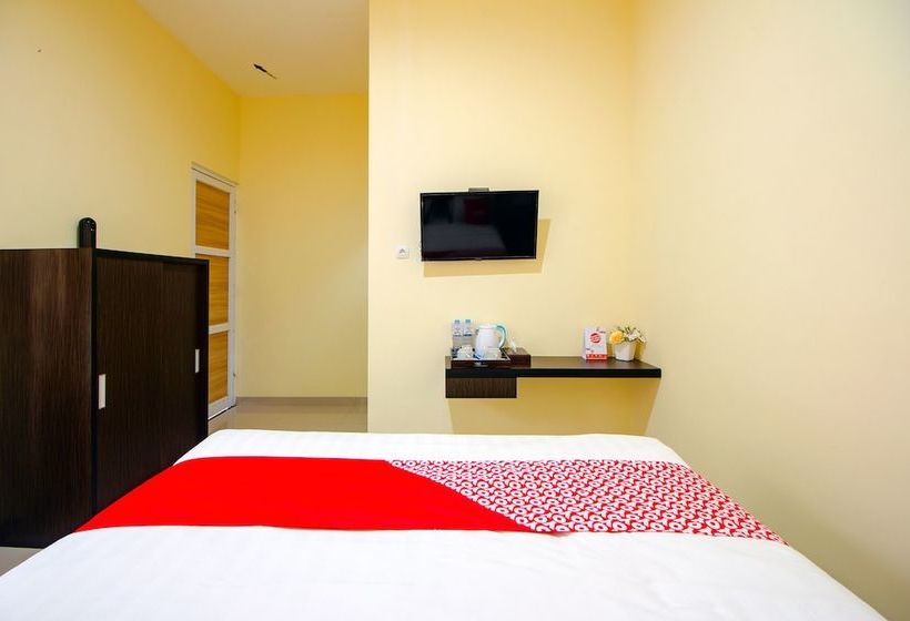 Отель Dalem Jongke Homestay By Oyo Rooms