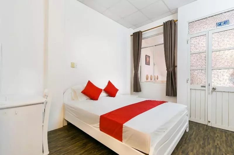 هتل Gaudi By Oyo Rooms