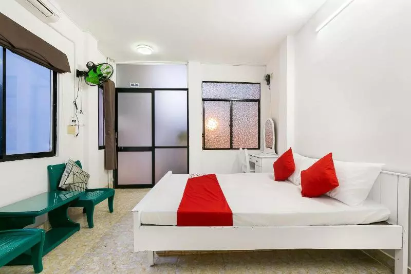 هتل Gaudi By Oyo Rooms