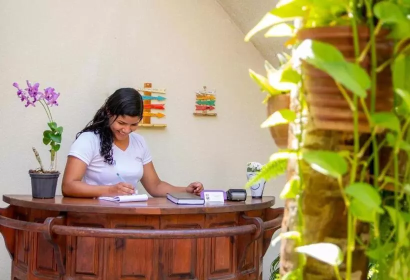 هتل Pousada Villa Flores