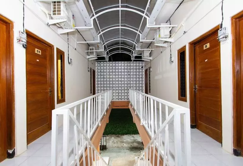 ユースホステル Homestay Wak Gobenk By Oyo Rooms