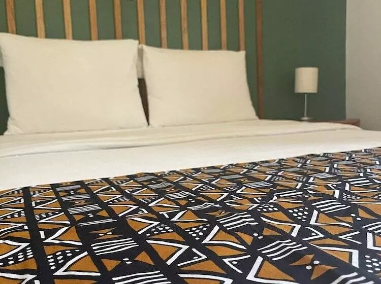 تختخواب و صبحانه La Villa M