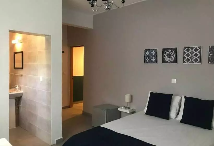 تختخواب و صبحانه La Villa M